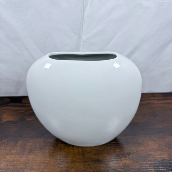 Pier 1 Imports White Ceramic Vase – Modern Oval Wide Mouth – Made in Japan - Picture 3 of 6